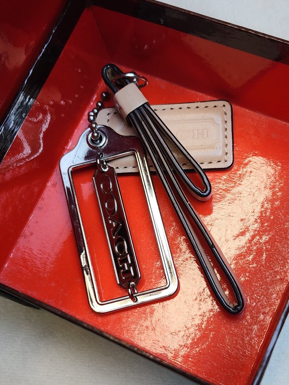 EUC bundle COACH 3 piece Keychains tan, silver WITH COACH gift box - Picture 9 of 15